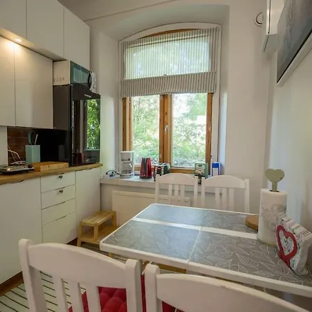 A Lovely Near Railway Station And Arena. Apartmán *