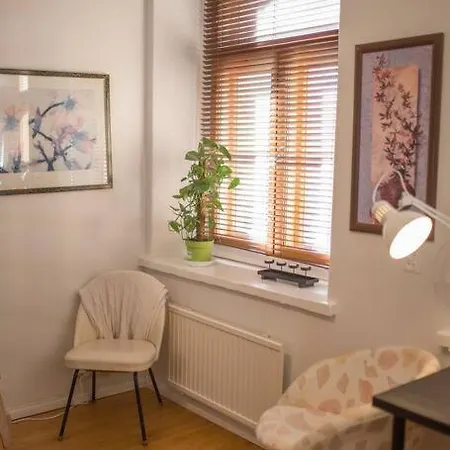 A Lovely Near Railway Station And Arena. Apartmán *