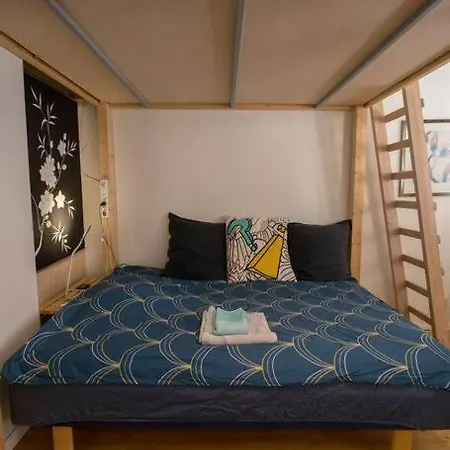 A Lovely Near Railway Station And Arena. 아파트 *