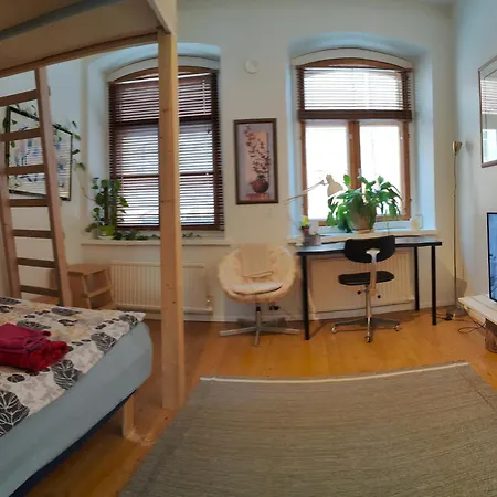 아파트 A Lovely Near Railway Station And Arena. *